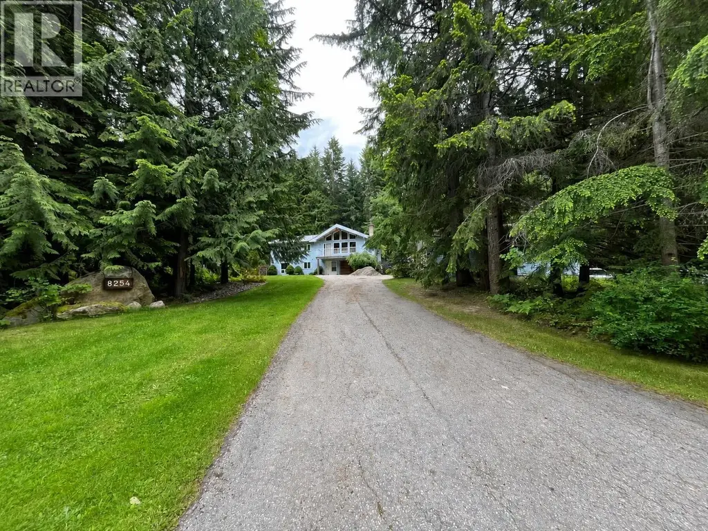 8254 Procter East Road, Procter